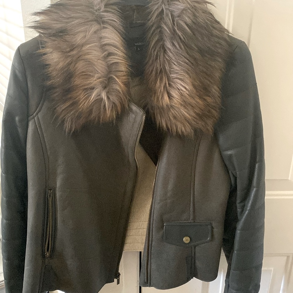 NWT —- NEW with tags Wilson’s womens dark green motto jacket, faux fur collar